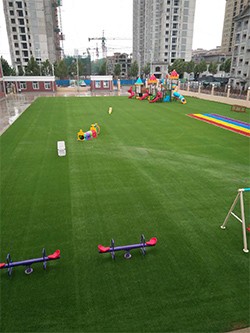 幼兒園綠地草坪